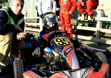 I try a MiniMax kart for size